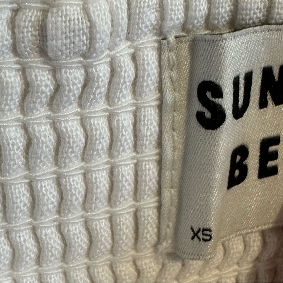 Aritzia Sunday Best
Hadley Poplin Dress Linen Puff Sleeve White Women’s XS - Picture 8 of 9